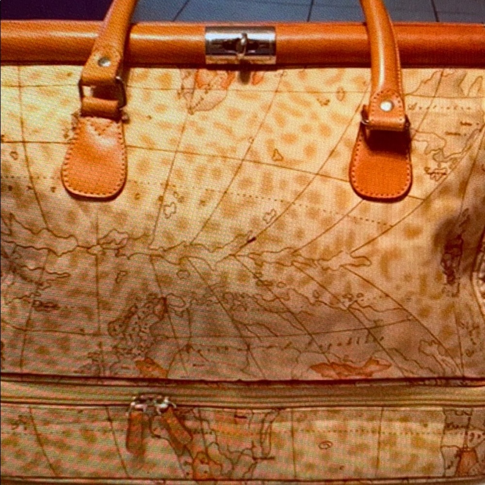 Fred’s Int’l XL World 🌎 MapTravel Bag Design